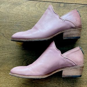 Frye Pink leather Shooties “Carson”